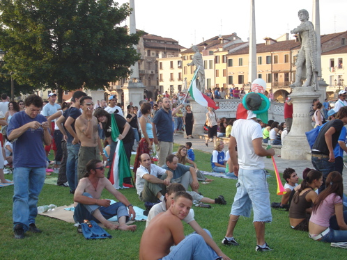 wm-2006-prato-della-valle-fans.jpg